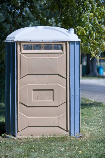 Best Portable restroom trailer rental  in Berly, MO