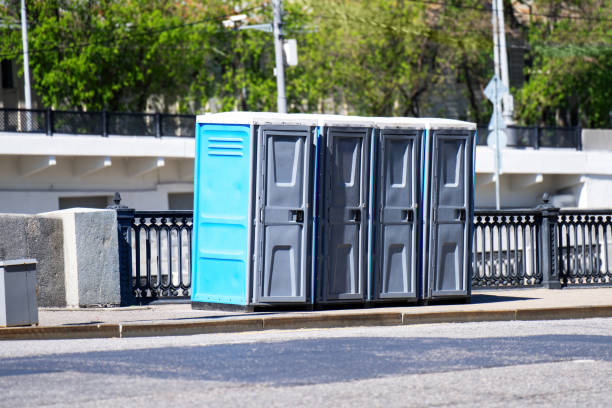 Best Portable restroom trailer rental  in Berly, MO
